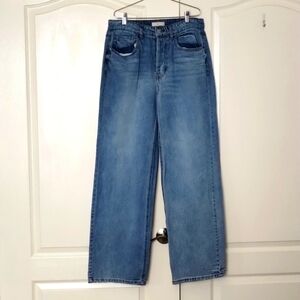 Tgla women's  High boyfriend jeans size 30, 31" inseam light/medium wash Buckle